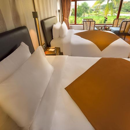The Blossom Hoi An Ocean Front Hotel & Spa Bagian luar foto