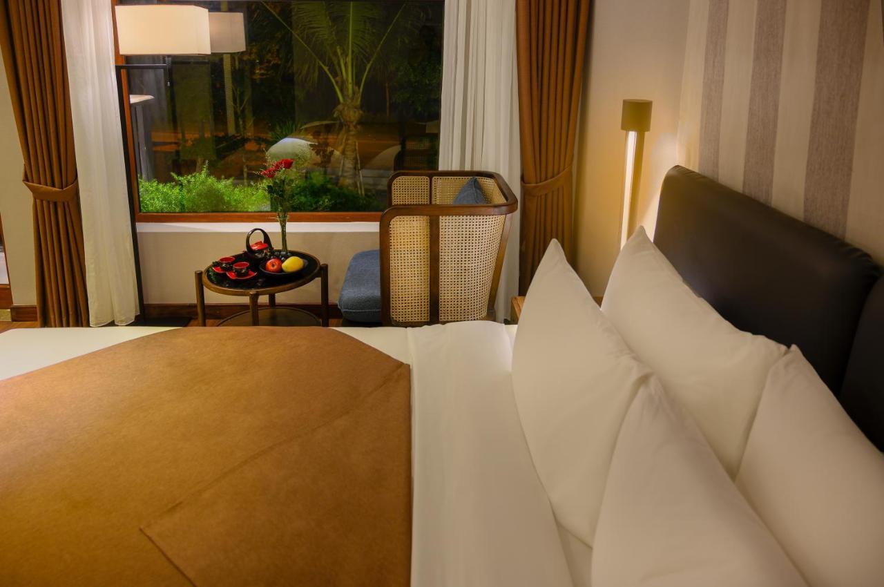 The Blossom Hoi An Ocean Front Hotel & Spa Bagian luar foto