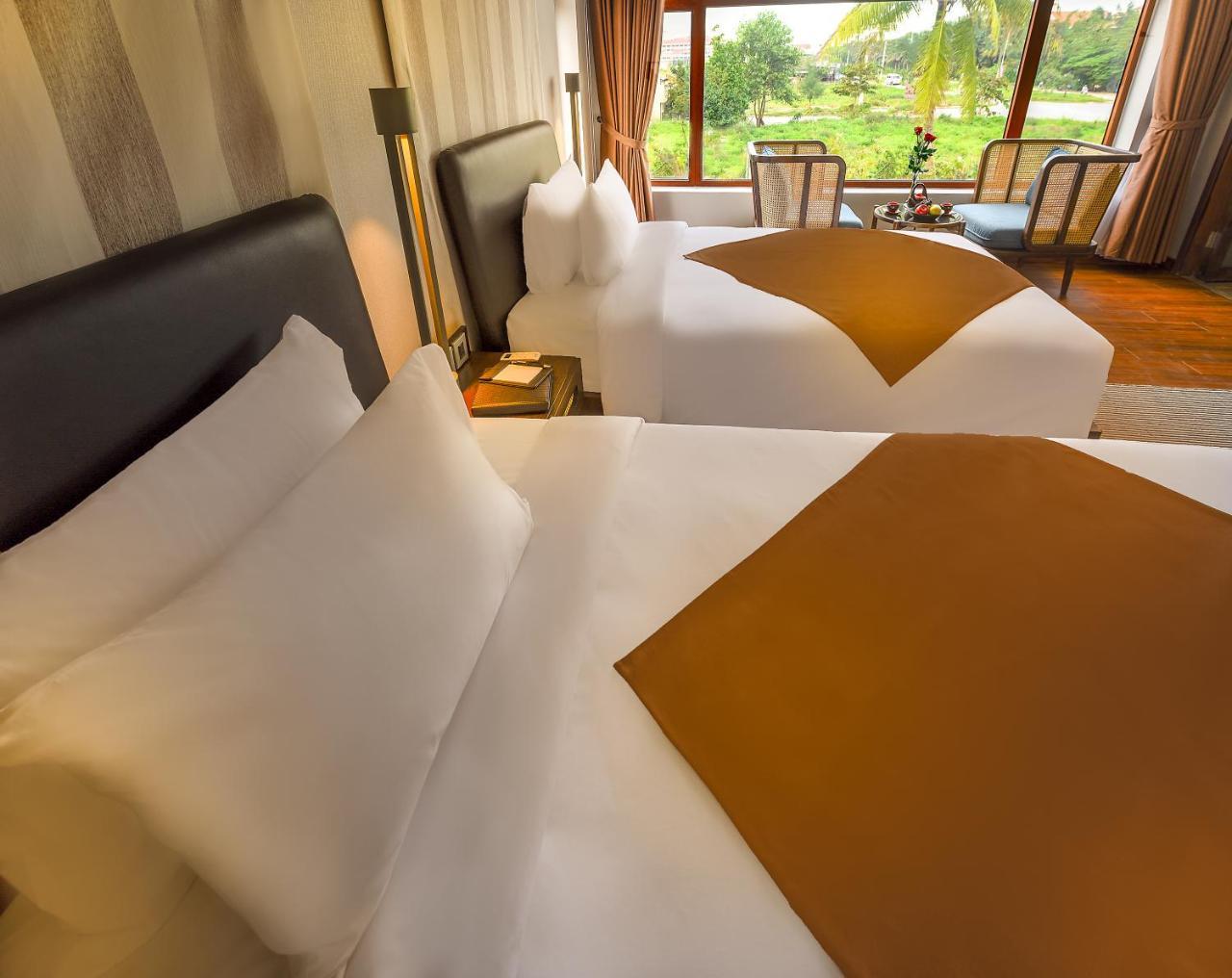 The Blossom Hoi An Ocean Front Hotel & Spa Bagian luar foto